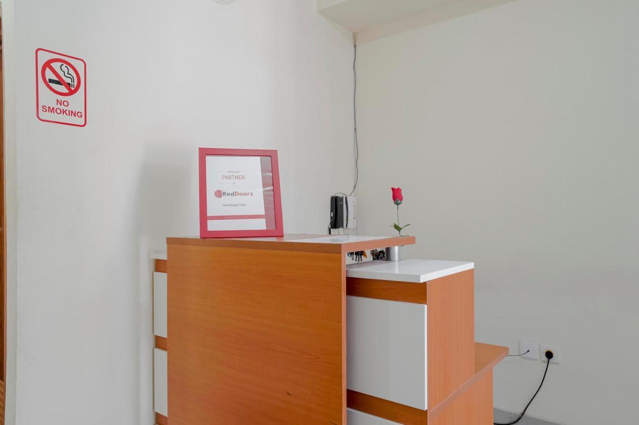 Reddoorz @ Jalan Biak Roxy Jakarta Eksteriør billede