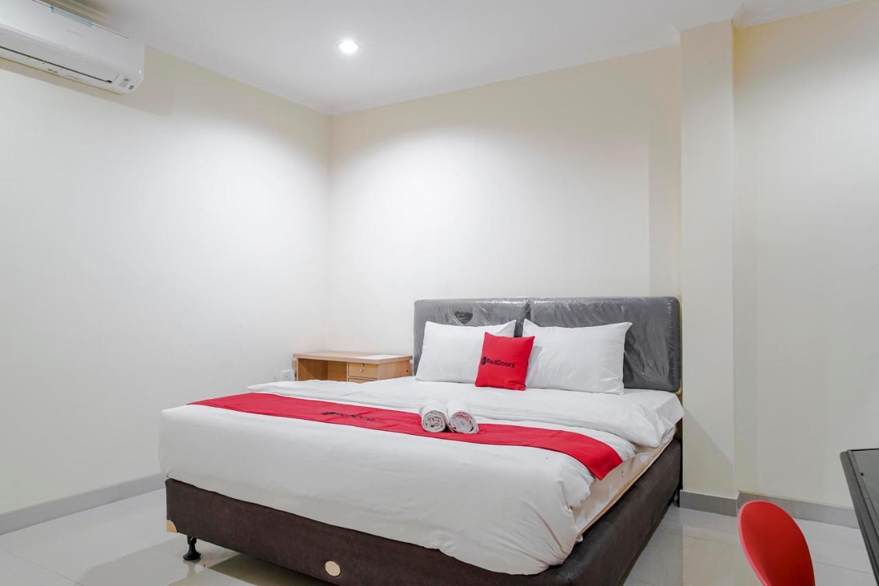 Reddoorz @ Jalan Biak Roxy Jakarta Eksteriør billede