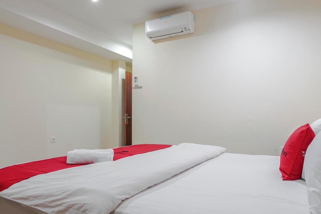 Reddoorz @ Jalan Biak Roxy Jakarta Eksteriør billede