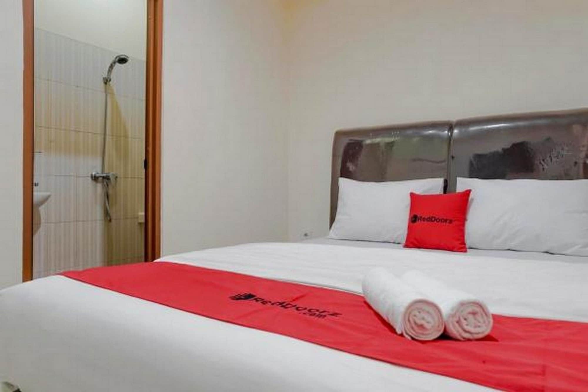 Reddoorz @ Jalan Biak Roxy Jakarta Eksteriør billede