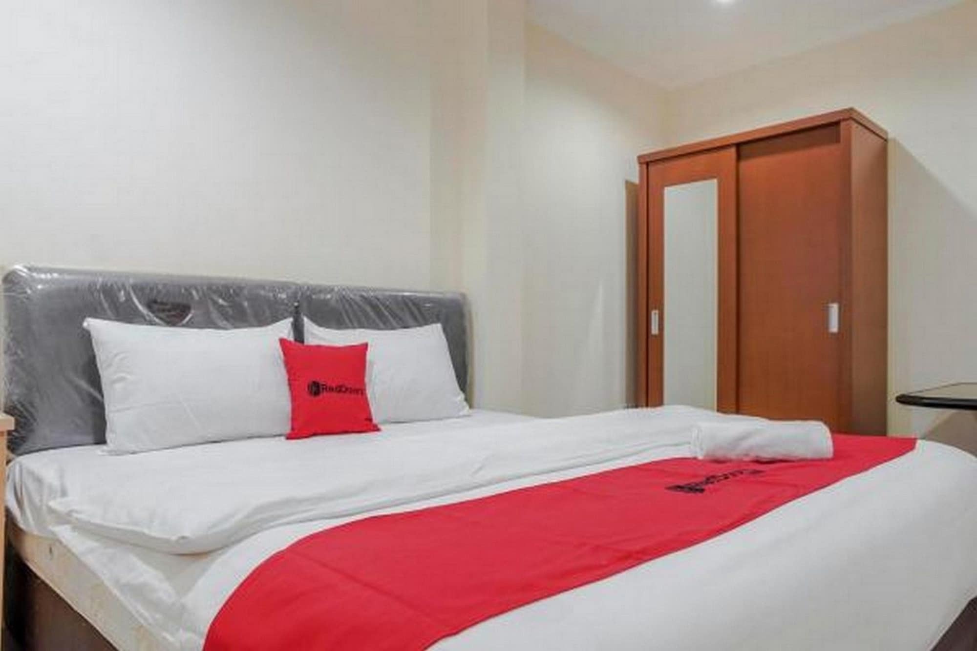 Reddoorz @ Jalan Biak Roxy Jakarta Eksteriør billede
